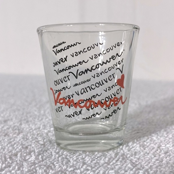 Vintage Vancouver Clear Shot Glass Souvenir - Picture 1 of 6